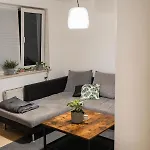 Ruhiges Mit Großem Balkon Und Stellplatz * Leipzig