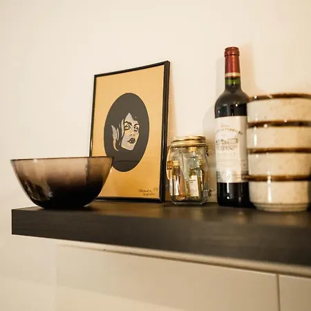 Ruhiges Mit Grossem Balkon Und Stellplatz *