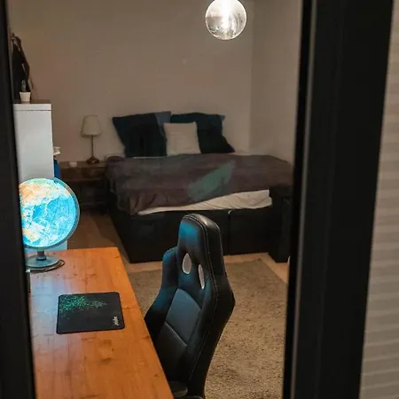 アパート Ruhiges Mit Grossem Balkon Und Stellplatz