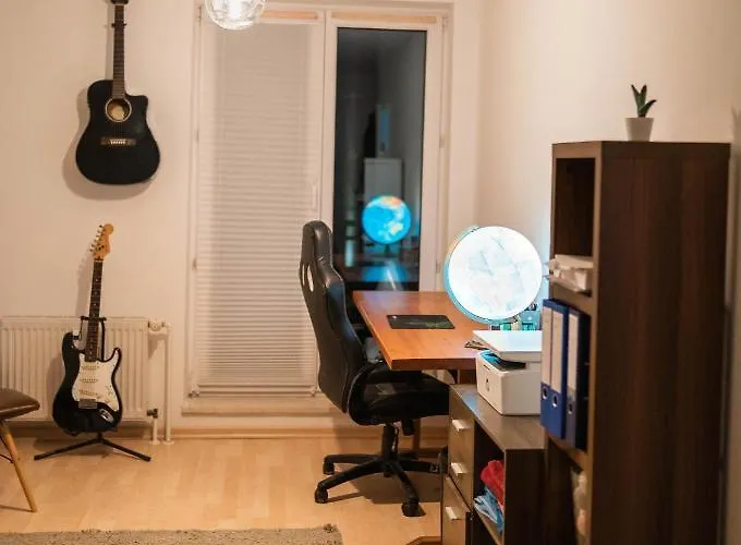 Ruhiges Mit Grossem Balkon Und Stellplatz Leipzig