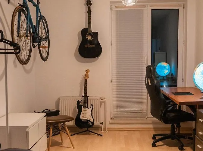 Ruhiges Mit Grossem Balkon Und Stellplatz Apartamento *